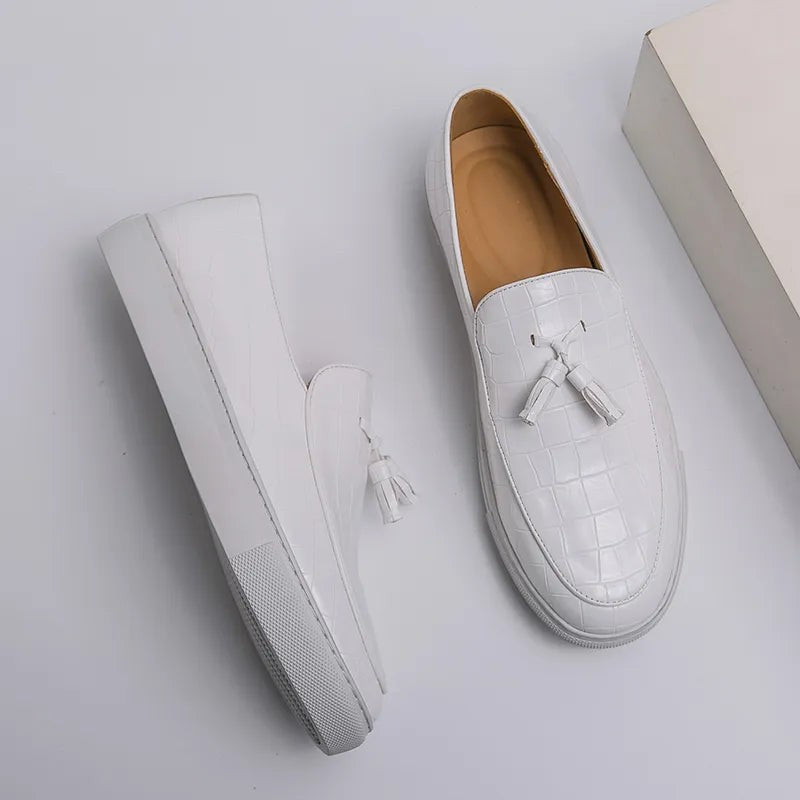 Vestralo Passero white tassel loafers, top view with tonal leather tassels